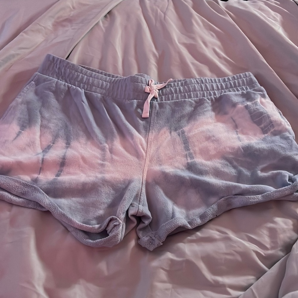 Size L juniors shorts